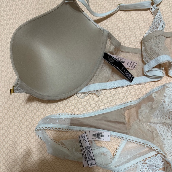 36DD,Large Victoria Secret bra set - Picture 4 of 4